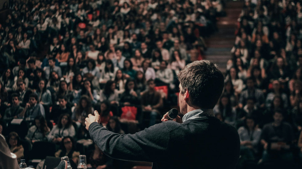 how to build confidence in public speaking